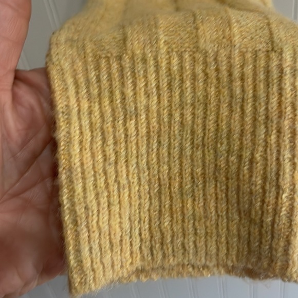 Rue 21 cropped button up cardigan sweater in yellow gold size small - Picture 4 of 6